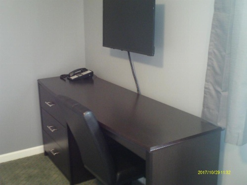 Pine Tree Inn image 10