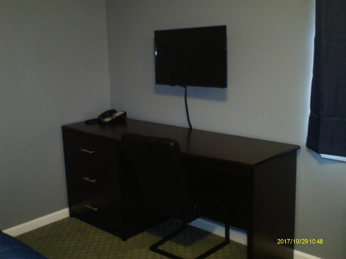 Pine Tree Inn image 13