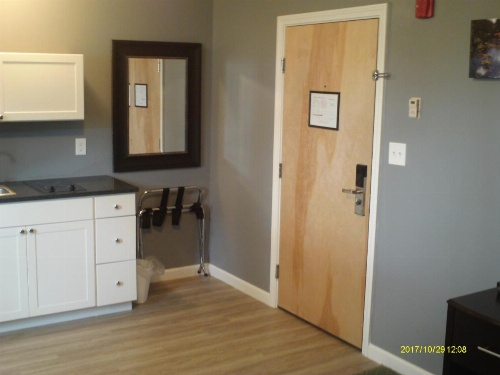 Pine Tree Inn image 16