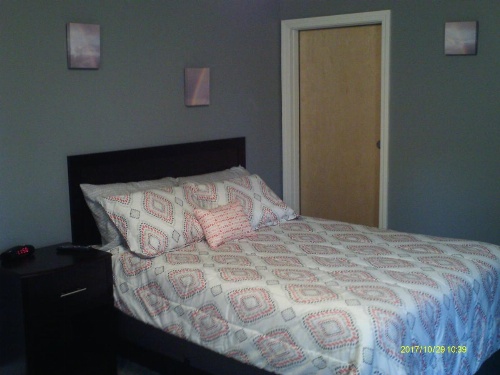 Pine Tree Inn image 5