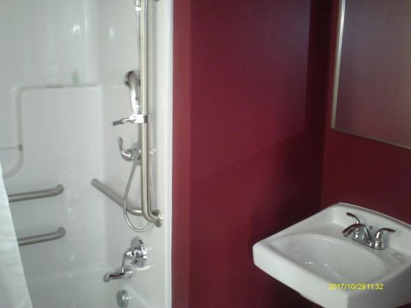 Queen Room - Disability Access